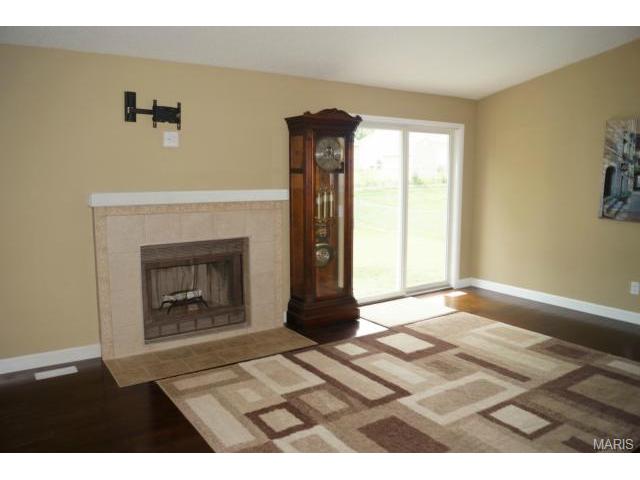 1334 Manuka Dr, O'fallon, MO 63366 photo 8