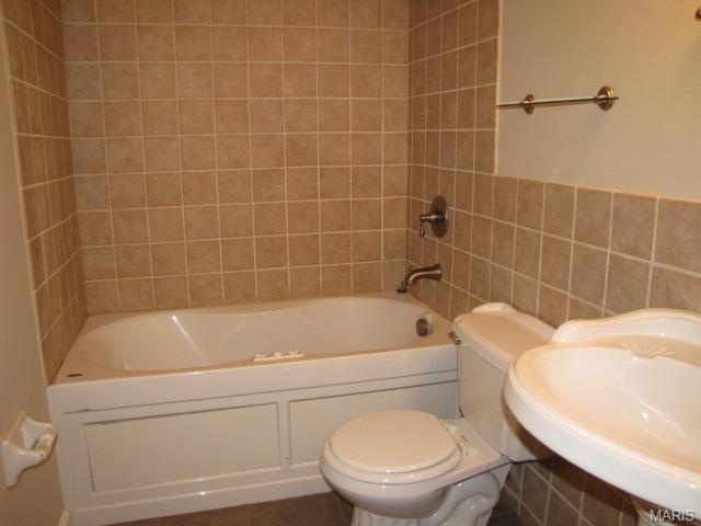 3208 Hawk Dr, Saint Charles, MO 63301 photo 7
