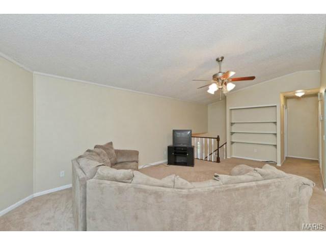 901 Clover Ln, O'fallon, MO 63366 photo 6