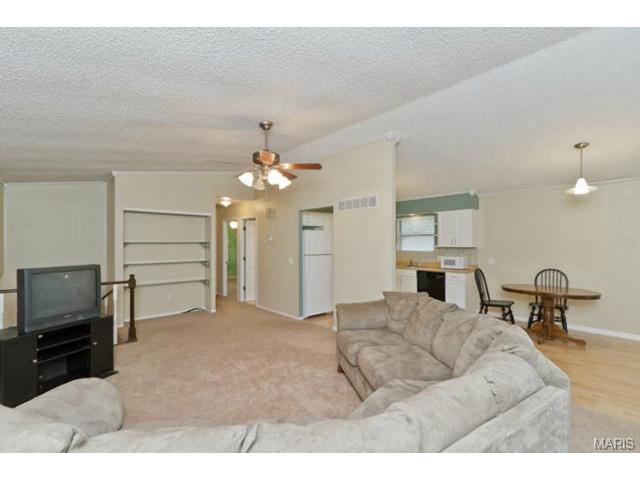 901 Clover Ln, O'fallon, MO 63366 photo 5