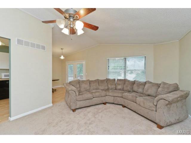 901 Clover Ln, O'fallon, MO 63366 photo 4