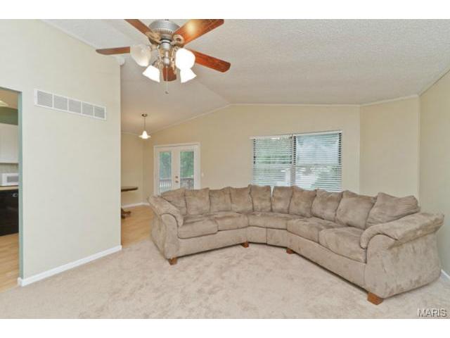 901 Clover Ln, O'fallon, MO 63366 photo 3
