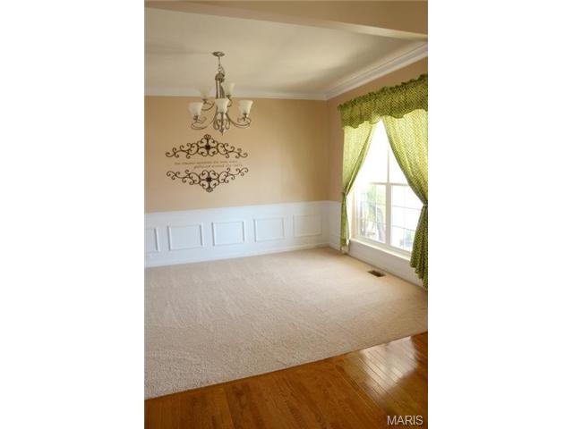 213 Roxbury Dr, O'fallon, MO 63366 photo 10