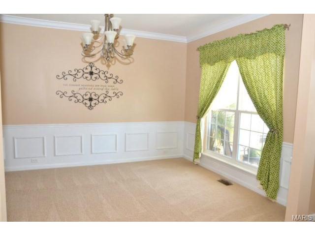213 Roxbury Dr, O'fallon, MO 63366 photo 4
