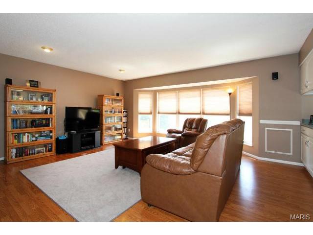 2054 Moondance Ct, O'fallon, MO 63368 photo 4