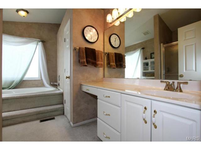 2054 Moondance Ct, O'fallon, MO 63368 photo 9