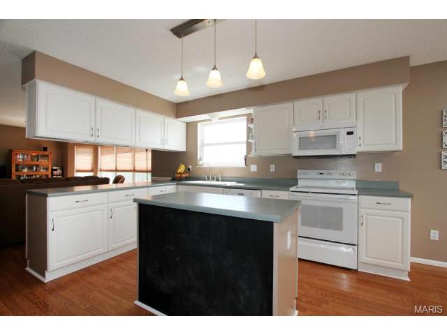 2054 Moondance Ct, O'fallon, MO 63368 photo 5