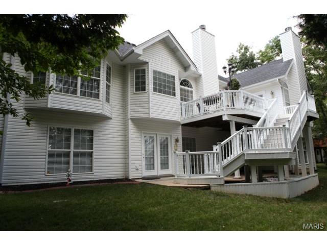 1304 Renaissance, Weldon Spring, MO 63304 photo 2