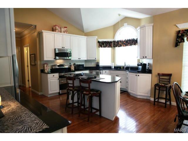 1304 Renaissance, Weldon Spring, MO 63304 photo 3