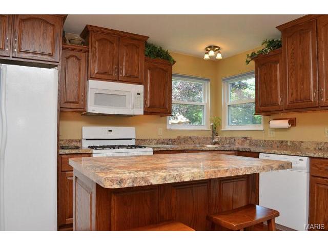 7135 Oak Stream Dr, O'fallon, MO 63368 photo 3