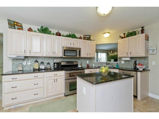 446 Winter Park Dr, O'fallon, MO 63366 photo 8