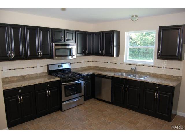 1328 Bryan Valley Dr, O'fallon, MO 63366 photo 2