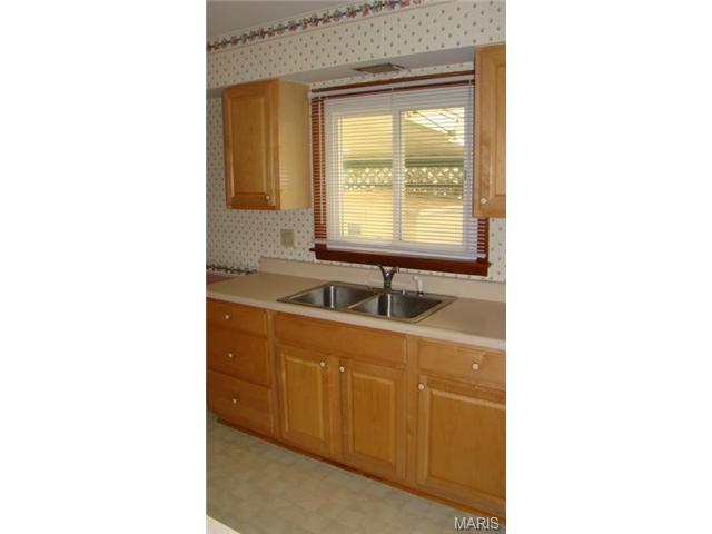943 Spring Ave, Saint Charles, MO 63301 photo 7