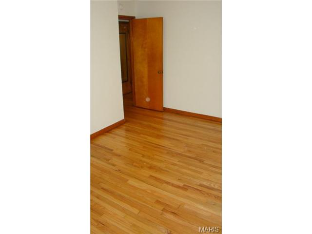 943 Spring Ave, Saint Charles, MO 63301 photo 10