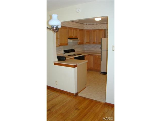 943 Spring Ave, Saint Charles, MO 63301 photo 9