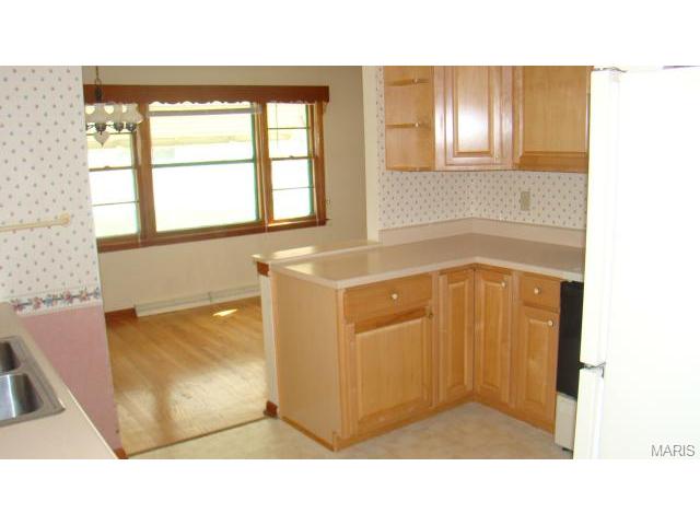 943 Spring Ave, Saint Charles, MO 63301 photo 8