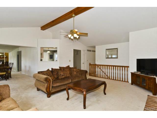 1413 Apple Valley Dr, O'fallon, MO 63366 photo 3