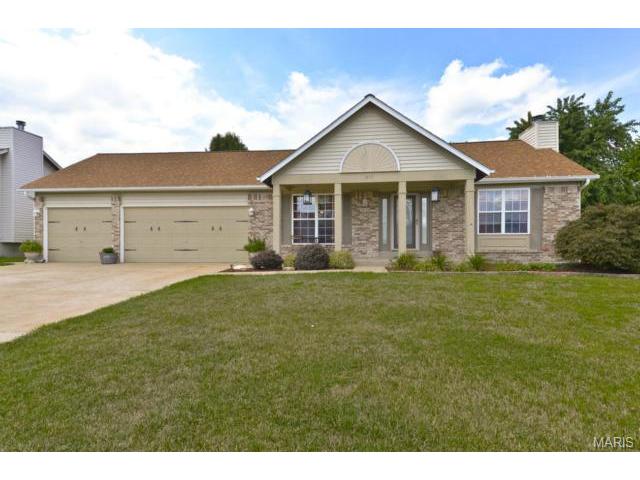1413 Apple Valley Dr, O'fallon, MO 63366 photo 1