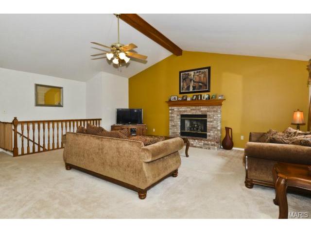 1413 Apple Valley Dr, O'fallon, MO 63366 photo 2