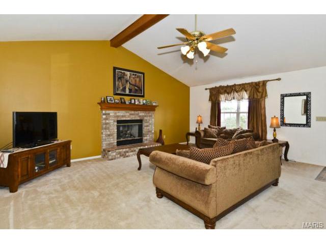 1413 Apple Valley Dr, O'fallon, MO 63366 photo 5