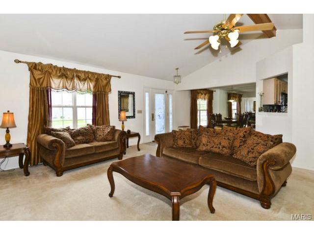 1413 Apple Valley Dr, O'fallon, MO 63366 photo 4