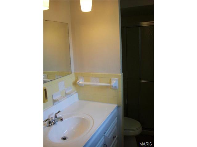 626 Riverside Dr, Saint Charles, MO 63304 photo 8