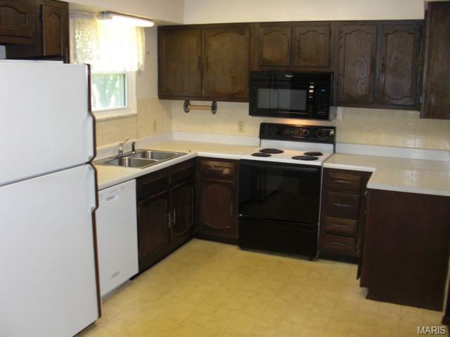 626 Riverside Dr, Saint Charles, MO 63304 photo 4