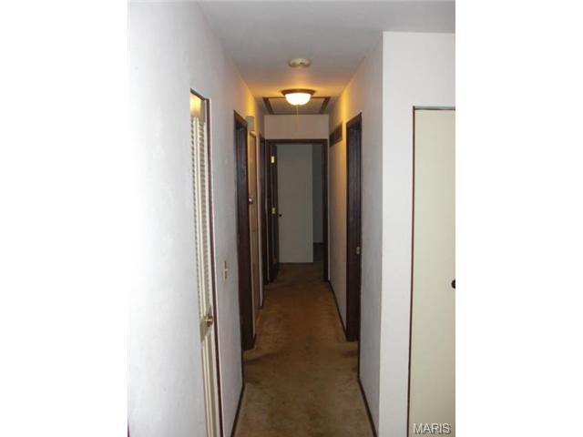 626 Riverside Dr, Saint Charles, MO 63304 photo 9