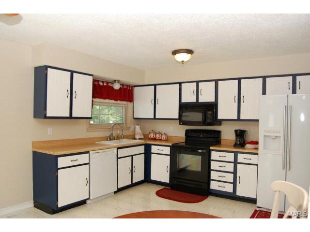 3 Forest Ln, O'fallon, MO 63366 photo 4