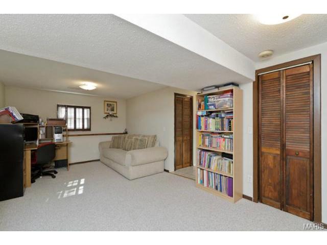 907 Clover Ln, O'fallon, MO 63366 photo 27
