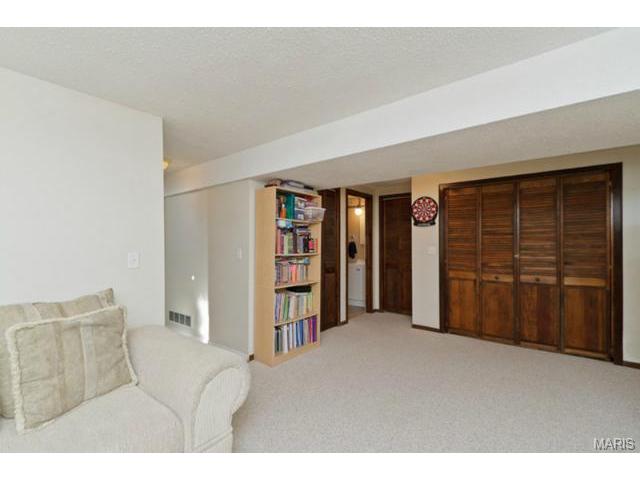 907 Clover Ln, O'fallon, MO 63366 photo 24