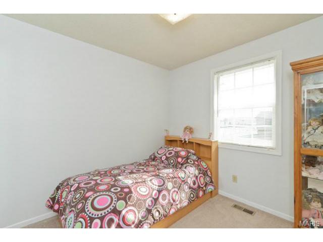 907 Clover Ln, O'fallon, MO 63366 photo 18