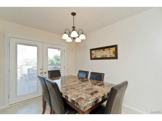 907 Clover Ln, O'fallon, MO 63366 photo 7