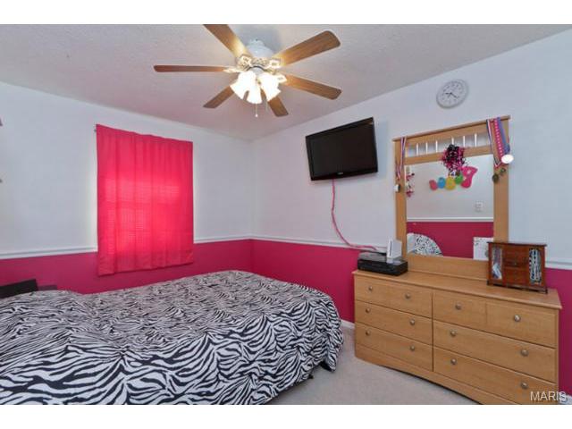 907 Clover Ln, O'fallon, MO 63366 photo 16