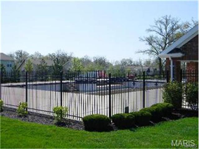 6200 Spring Creek Ln, O'fallon, MO 63368 photo 4