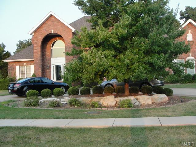 204 Camelot Dr, Weldon Spring, MO 63304 photo 1
