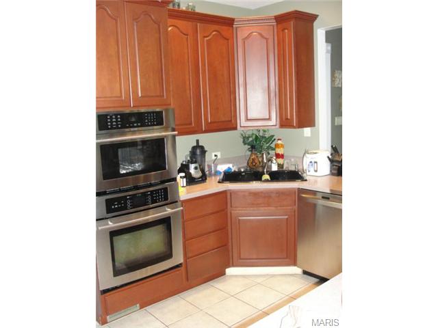 204 Camelot Dr, Weldon Spring, MO 63304 photo 8