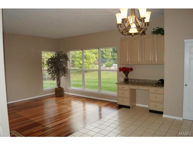 5525 Hennsley Cir, Weldon Spring, MO 63304 photo 5