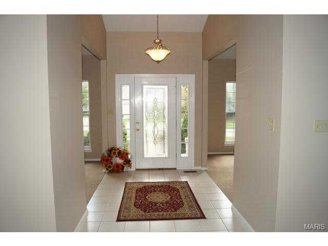 5525 Hennsley Cir, Weldon Spring, MO 63304 photo 2
