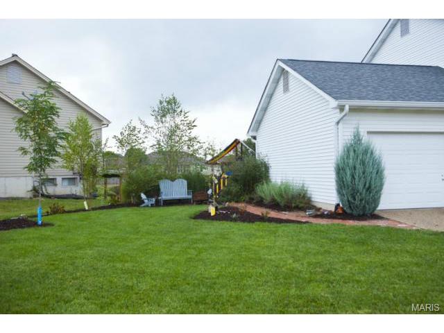 1828 Sapling Dr, O'fallon, MO 63366 photo 3