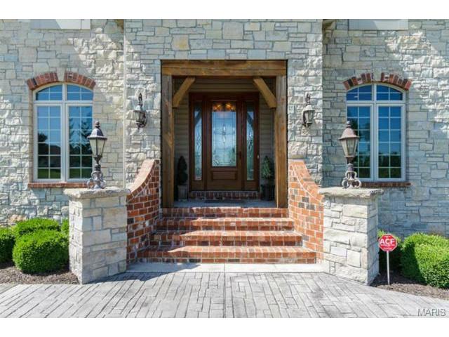 4717 Crosshaven Dr, Weldon Spring, MO 63304 photo 2