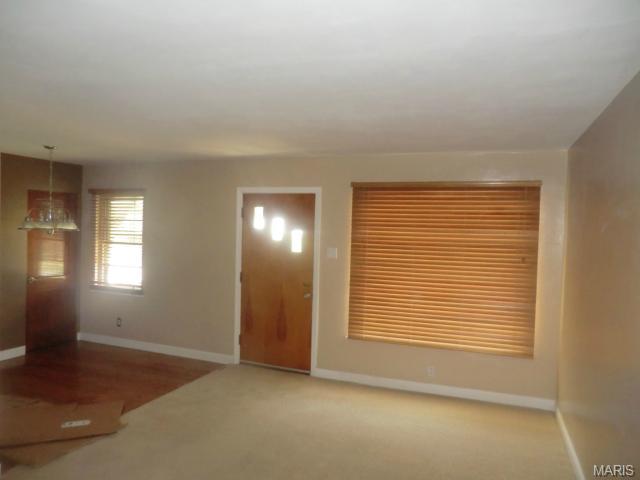 7129 Sharp Ave, Saint Louis, MO 63116 photo 2