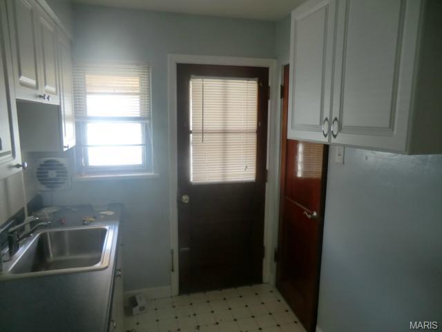 7129 Sharp Ave, Saint Louis, MO 63116 photo 6