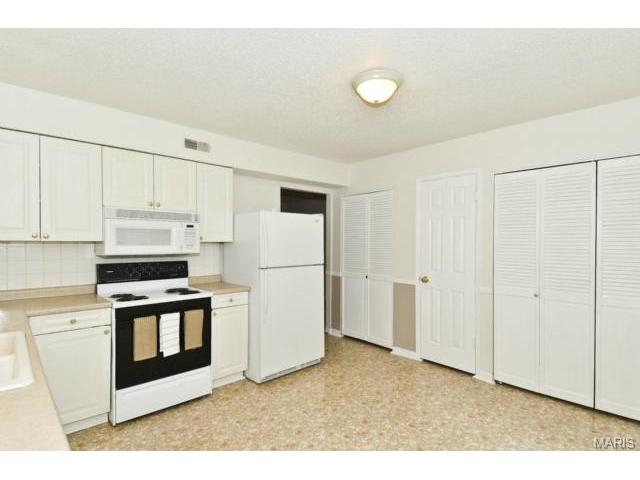 2312 Laredo, O'fallon, MO 63368 photo 8