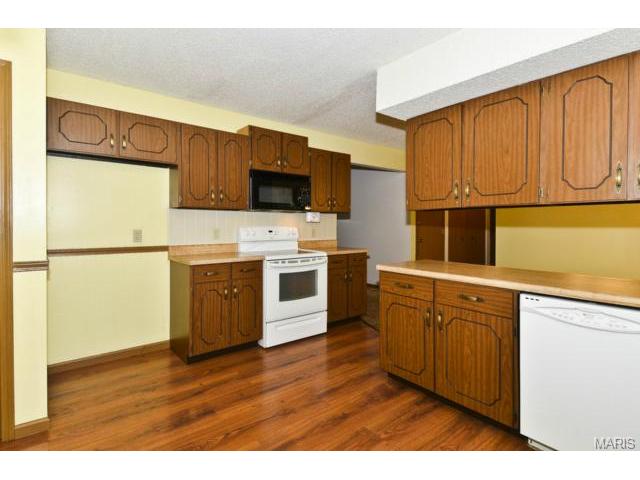 4 Oak Cir, O'fallon, MO 63366 photo 9