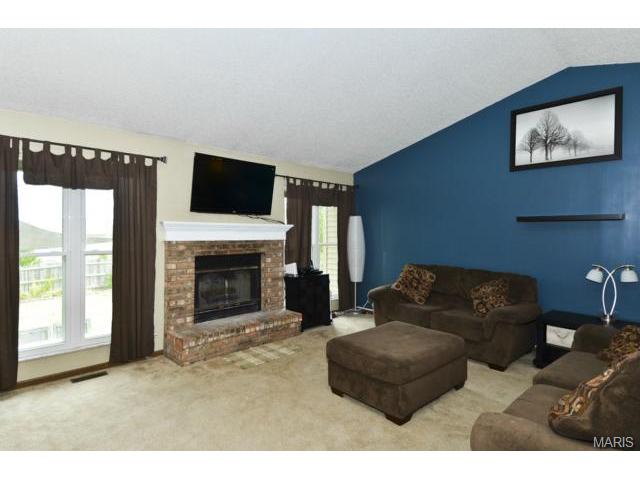 2215 Beckewith Trl, O'fallon, MO 63368 photo 3