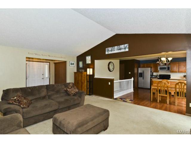 2215 Beckewith Trl, O'fallon, MO 63368 photo 5