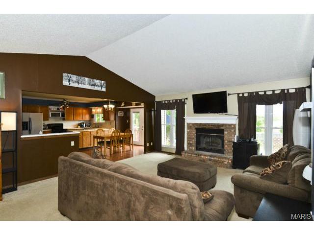2215 Beckewith Trl, O'fallon, MO 63368 photo 4