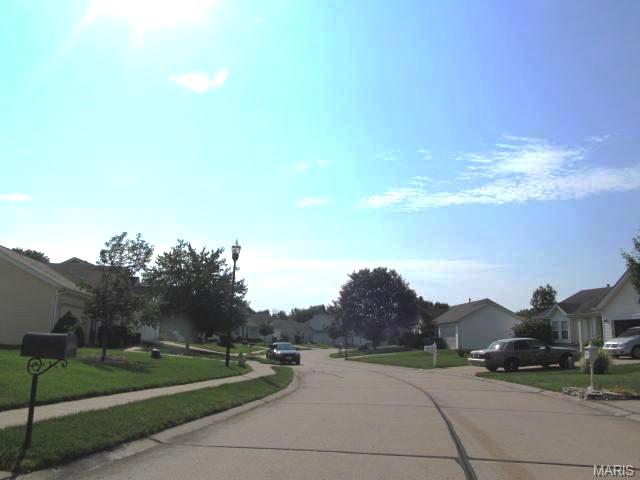 227 Royalltrail Ln, O'fallon, MO 63368 photo 2