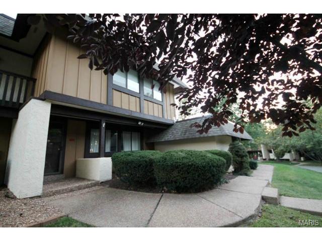 2624 Hampton Rd, Saint Charles, MO 63303 photo 2